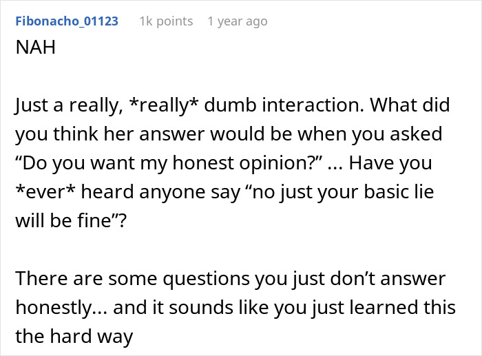 Woman Blocks Fiancé’s Number And Stays At Mom’s House After He Gives An Overly Honest Opinion On Her Wedding Dress