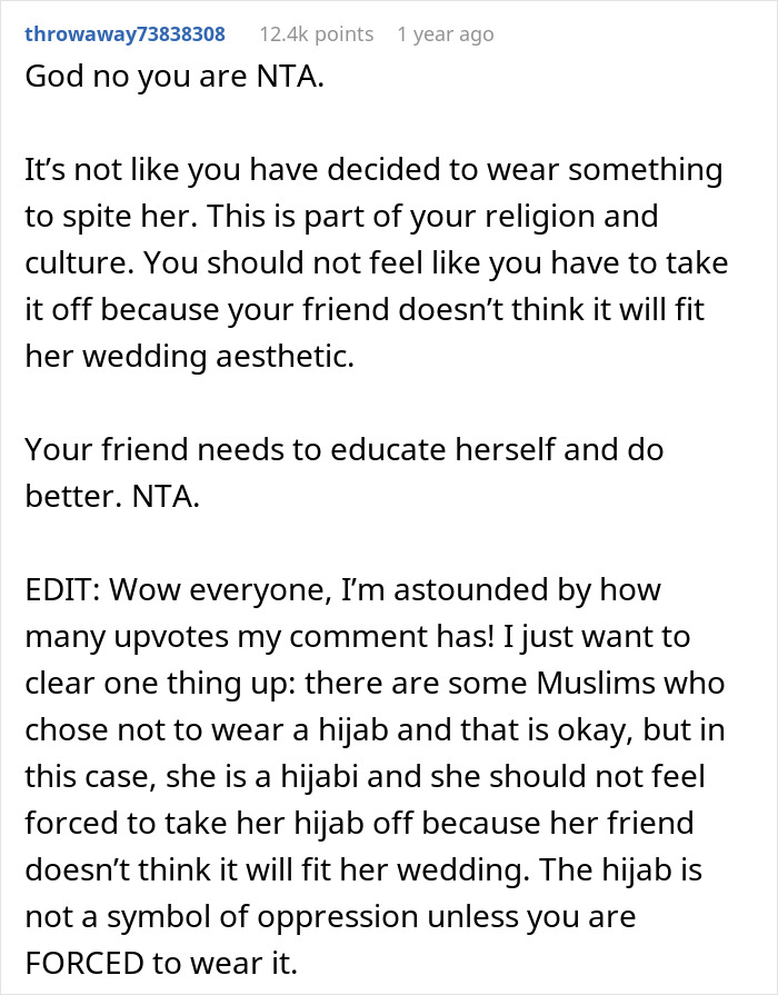 Muslim Bridesmaid Asks If She's A Jerk For Not Compromising And Keeping Her Hijab On For Her Friend's Wedding Muslim Bridesmaid Asks If She's A Jerk For Not Compromising And Keeping Her Hijab On For Her Friend's Wedding