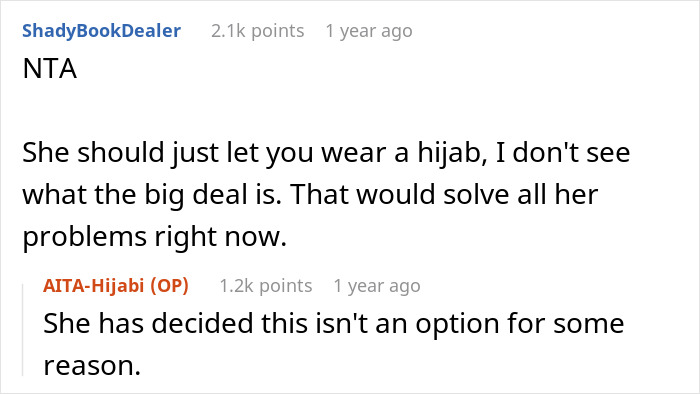 Muslim Bridesmaid Asks If She's A Jerk For Not Compromising And Keeping Her Hijab On For Her Friend's Wedding Muslim Bridesmaid Asks If She's A Jerk For Not Compromising And Keeping Her Hijab On For Her Friend's Wedding