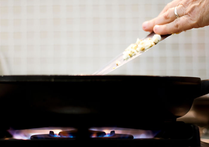 “What Trick Did You Learn That Changed Everything?”: 30 People Share Their Best Cooking Hacks