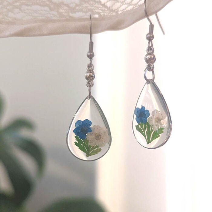 I Make Jewelry With Real Flowers From My Garden (11 Pics)