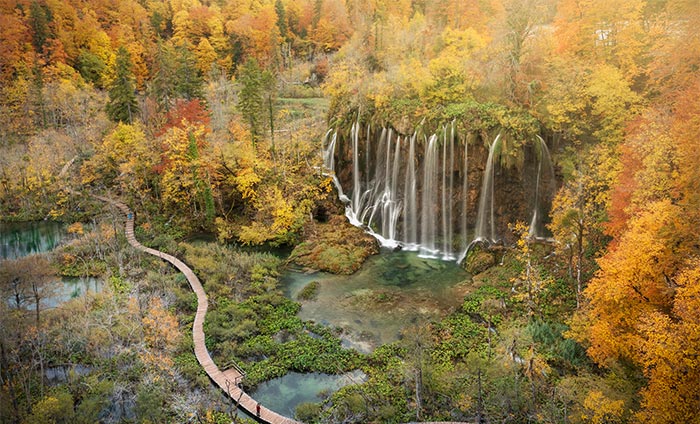 I Travelled To Plitvice Lakes In Croatia And Took Pictures Of Colorful Waterfalls There (28 Pics)