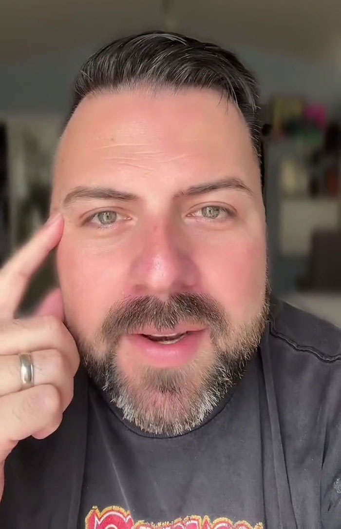 Dad Calls Out Schools For Still Having Perfect Attendance Awards, Goes Viral Dad Calls Out Schools For Still Having Perfect Attendance Awards, Goes Viral