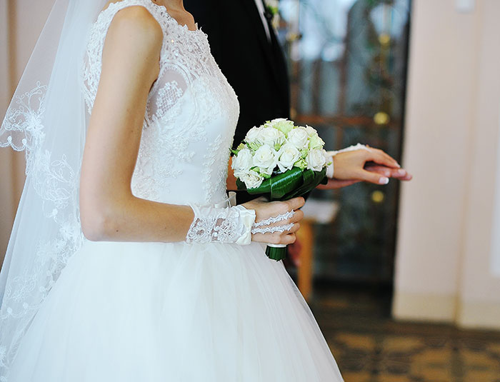 Daughter Uninvites Her Dad And His GF From Her Wedding After They Demand Everything Is Vegan, From Food To The Guests' Shoes Daughter Uninvites Her Dad And His GF From Her Wedding After They Demand Everything Is Vegan, From Food To The Guests' Shoes