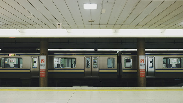 There Are Anti-Suicide Lights In Tokyo’s Metro Stations
