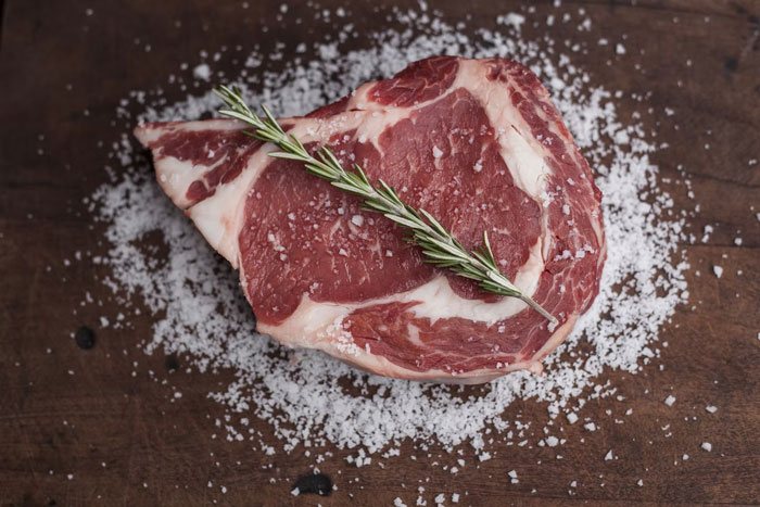 20 Ex-veganos y vegetarianos cuentan por qué volvieron a comer carne
