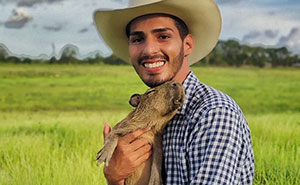 This Agronomy Student Loves Animals And Nature And Shares A Heartwarming Bond With Rescue Capybara