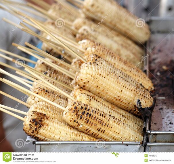 grilled-white-corn-cobs-barbecued-popular-street-food-taiwan-34736313.jpg