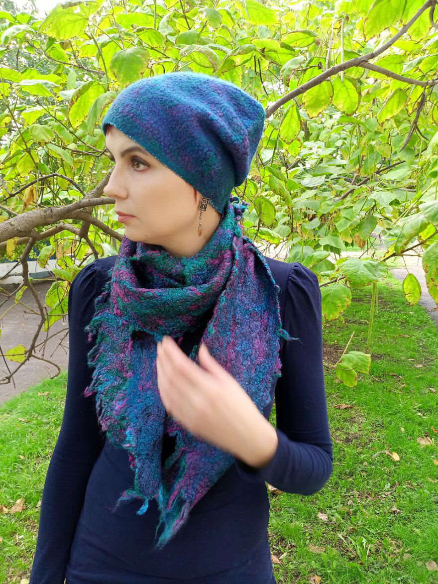 Wool Hat And Scarf Octarine