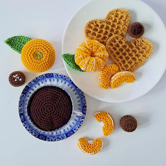 45 Drool-Inducing Crocheted Food Items Made By This Finnish Artist