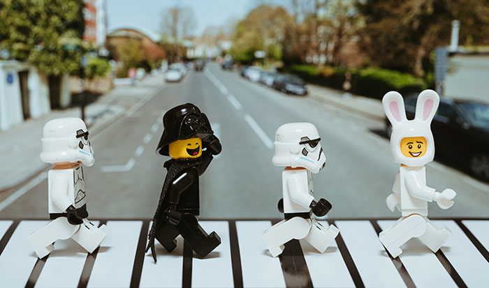 LEGO Star Wars characters walking