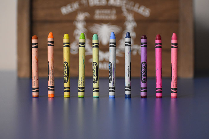 Picture of different color crayons