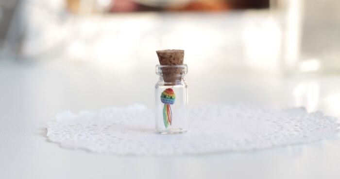 I Make Micro Crochet Toys That Fit In A Tiny Glass Bottle (35 Pics)