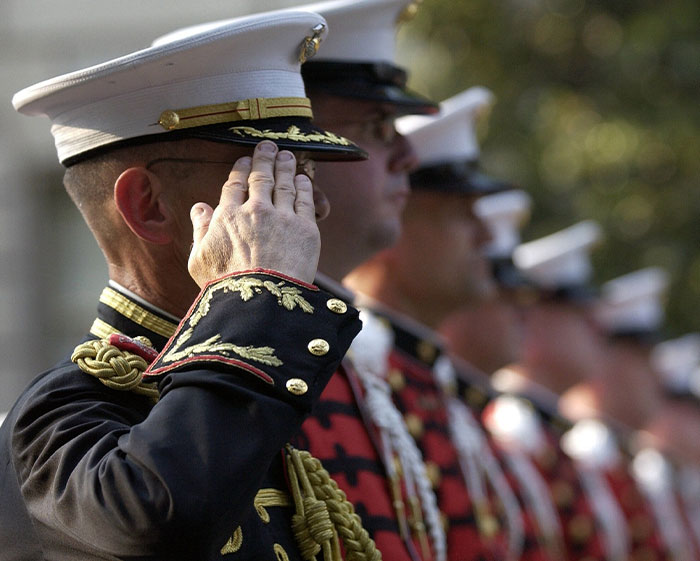 30 Cringeworthy Signs That Scream ‘This Person Peaked In High School,’ As Shared By This Online Community