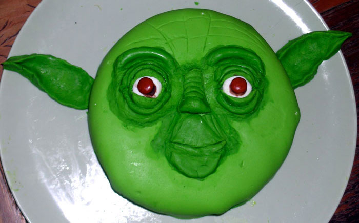 Family Has To Pick Sides After Woman Refuses To Bake More Cakes For Cousin After She Disappeared When She Had To Pay For The First One