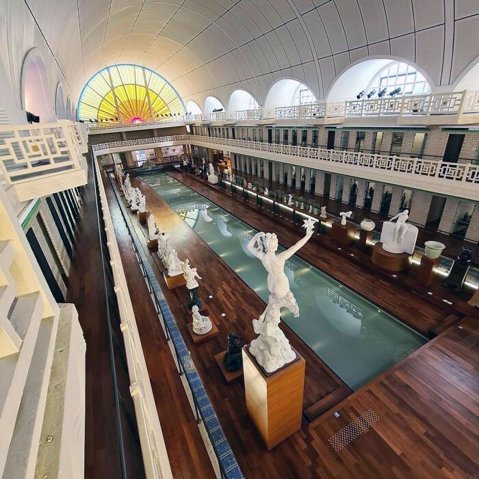 La Piscine – André Diligent Art And Industrial Museum, Which Opened Its Doors On October 21, 2001, Is Installed On The Site Of The Former Art Deco Municipal Swimming Pool