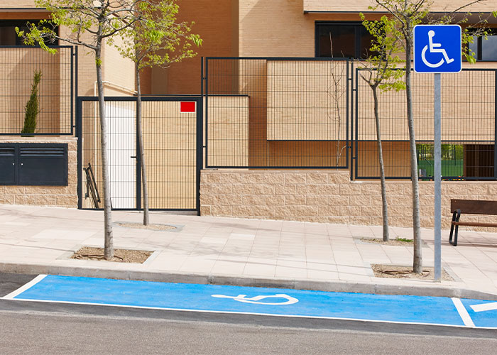 30 Americans Warn Foreigners About What Things To Never Do In The US