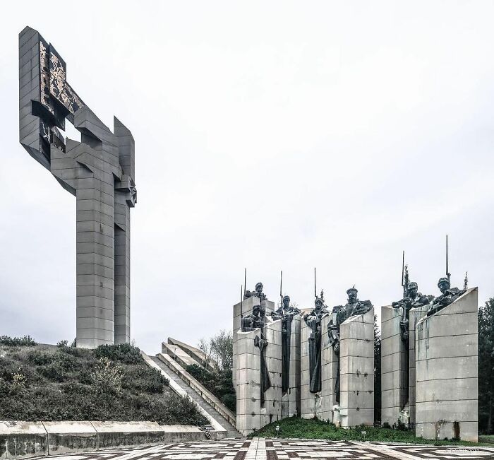 Monumento conmemorativo "Los Defensores de Stara Zagora". 1977. Chadir Moghila, Condado de Stara Zagora, Bulgaria