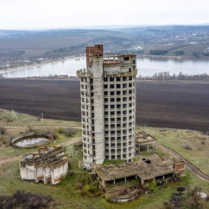 Winery Laboratory And Production Building Of "Yaloveni" Research And Production Association, Moldova Construction Began In 80s