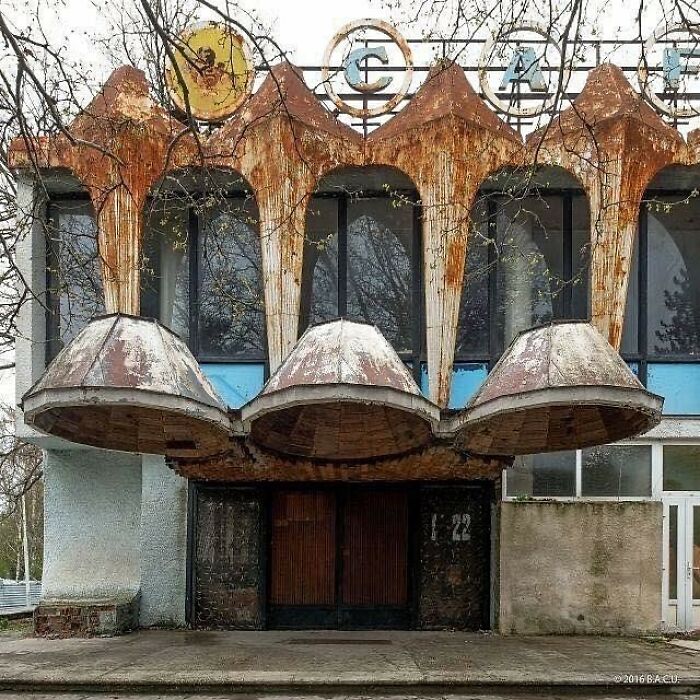 Former Restaurant "Noroc", Now: "Guguta" Cafe "Ştefan Cel Mare" City Park, Chisinau, Republic Of Moldova, Built In 60-S