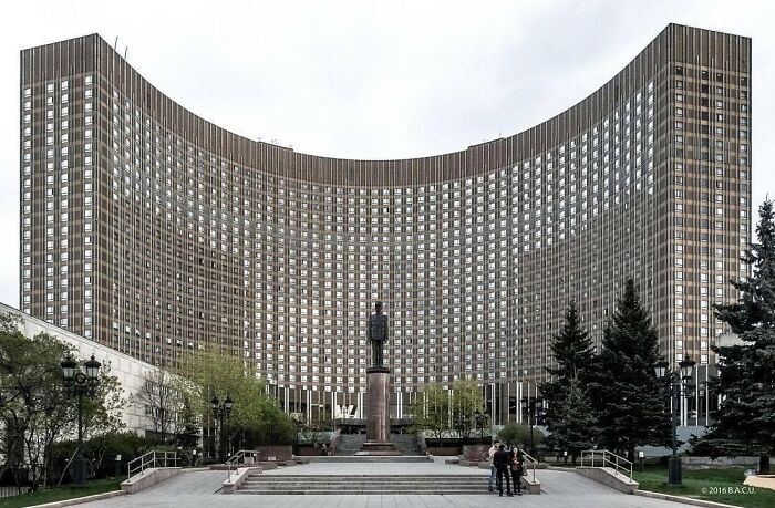 Hotel "Cosmos" Moscú, Rusia, construido en 1979