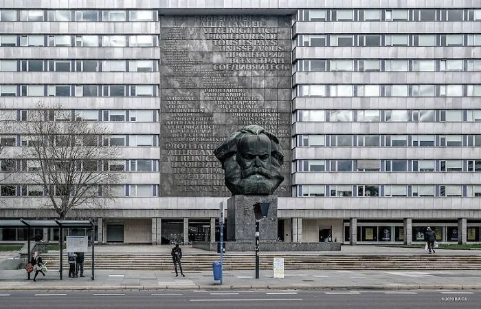 "Nischelgasse" (Das Karl-Marx-Monument) Chemnitz, Germany. Unveiled In 1971