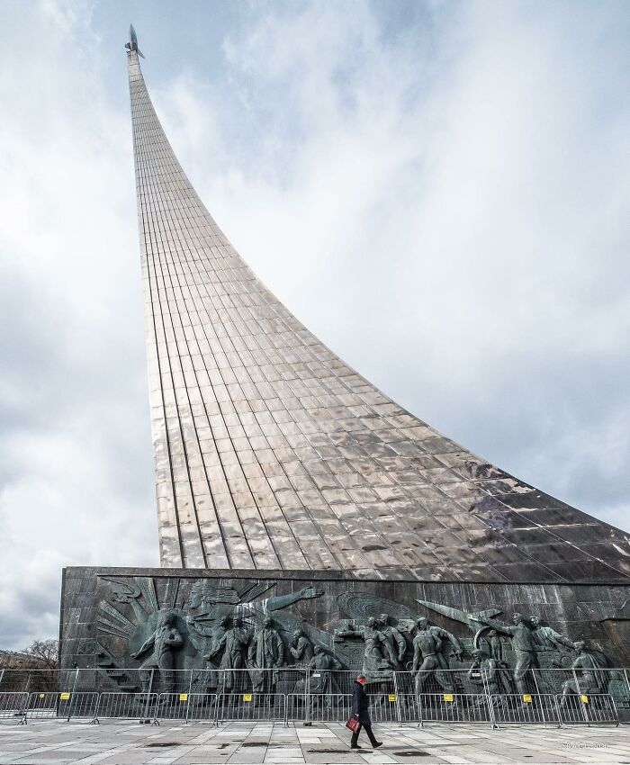 Monumento a los conquistadores del espacio, Moscú, 1964