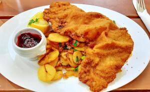 Hey Pandas, Show Me The Most Popular Food From Your Home Country