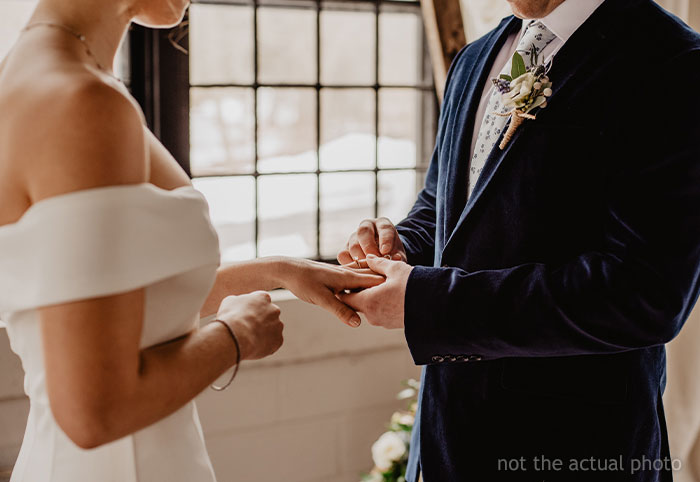 “Every Night They’d Call With Ultimatums”: Couple Is Fed Up With Their Families Arguing Over Their Wedding And Decide To Elope