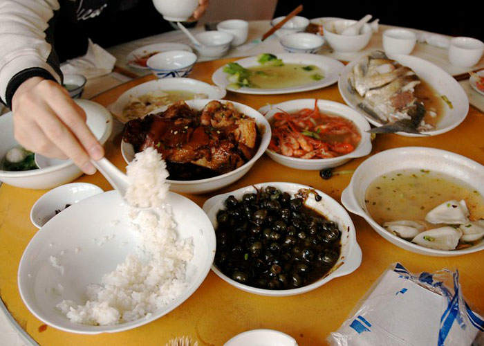 Woman Loses It After She Finds Out A Coworker's Meal She Helped Herself To Contained MSG, Takes Her To HR Woman Loses It After She Finds Out A Coworker's Meal She Helped Herself To Contained MSG, Takes Her To HR