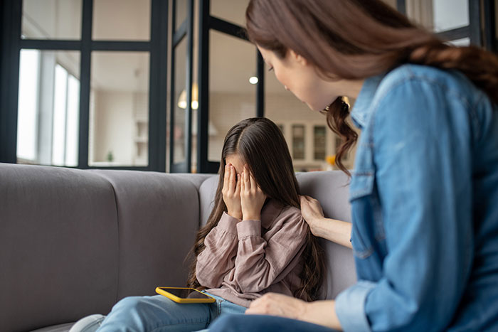 Woman Serves Rabbit Stew For Themed Party, Guests Flip Out After Realizing It Contains Actual Rabbit Meat Woman Serves Rabbit Stew For Themed Party, Guests Flip Out After Realizing It Contains Actual Rabbit Meat