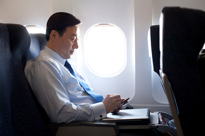 “If There’s Room”: Airline Employee Outsmarts Entitled Customer By Maliciously Complying To Upgrade His Flight “If There’s Room”: Airline Employee Outsmarts Entitled Customer By Maliciously Complying To Upgrade His Flight