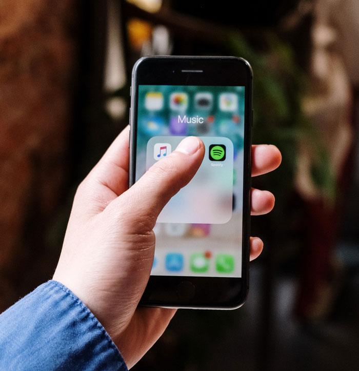 Woman Plays “Baby Shark” On Repeat For An Entire Year On Her Sister’s Spotify To Take Her Petty Revenge Woman Plays “Baby Shark” On Repeat For An Entire Year On Her Sister’s Spotify To Take Her Petty Revenge