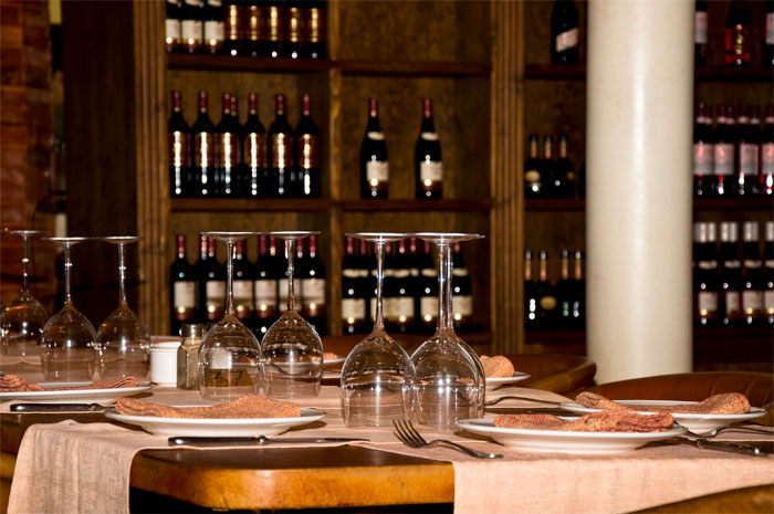 Restaurant Refuses To Honor This Woman's Reservation Made Months In Advance, So She Completes A Total Masterplan Of Petty Revenge Restaurant Refuses To Honor This Woman's Reservation Made Months In Advance, So She Completes A Total Masterplan Of Petty Revenge