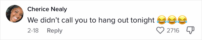 “What Is Taking So Long Now?”: Woman Who Made A Reservation For 20 People Makes A Fuss Over Missing Table After Arriving 2+ Hours Late “What Is Taking So Long Now?”: Woman Who Made A Reservation For 20 People Makes A Fuss Over Missing Table After Arriving 2+ Hours Late