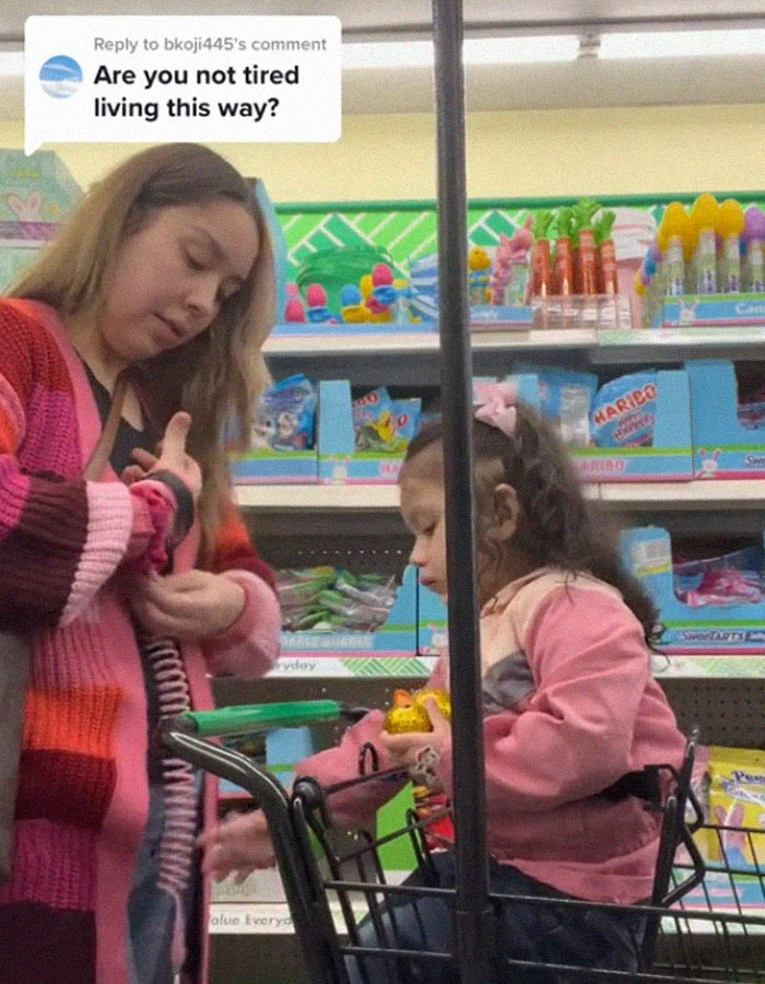 Woman Shares The Important Reasons Why She Keeps Her Daughter On A Leash In Supermarkets Woman Shares The Important Reasons Why She Keeps Her Daughter On A Leash In Supermarkets