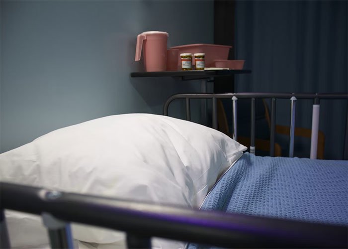 35 People Reveal Deathbed Confessions They've Heard That They Can't Get Out Of Their Heads