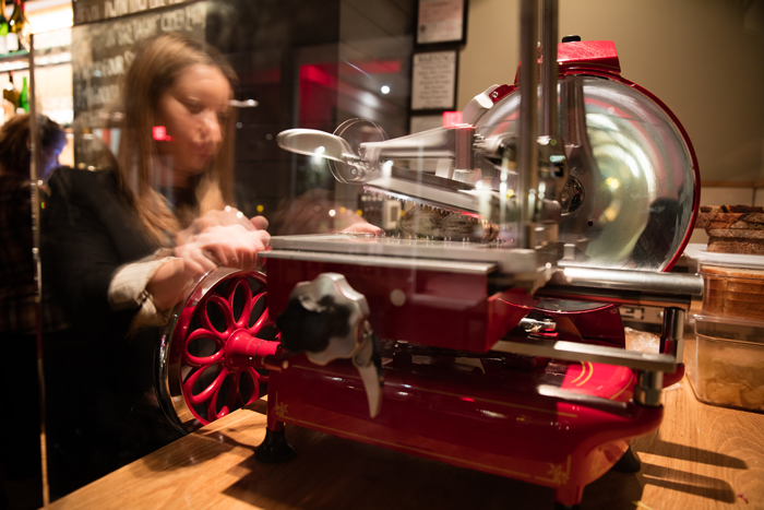 Angry Boss Belittles Employee For Following Exact Meat Slicer Cleaning Instructions, Gets Slapped With Malicious Compliance Angry Boss Belittles Employee For Following Exact Meat Slicer Cleaning Instructions, Gets Slapped With Malicious Compliance