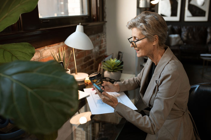 Hotel Guest Livid Seeing Front Desk Employee Drinking In A Bar After Work, Files A Complaint Yet Ends Up Being Put On A 'Do Not Reserve' List Hotel Guest Livid Seeing Front Desk Employee Drinking In A Bar After Work, Files A Complaint Yet Ends Up Being Put On A 'Do Not Reserve' List