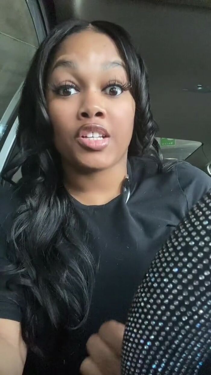 “What Is Taking So Long Now?”: Woman Who Made A Reservation For 20 People Makes A Fuss Over Missing Table After Arriving 2+ Hours Late “What Is Taking So Long Now?”: Woman Who Made A Reservation For 20 People Makes A Fuss Over Missing Table After Arriving 2+ Hours Late