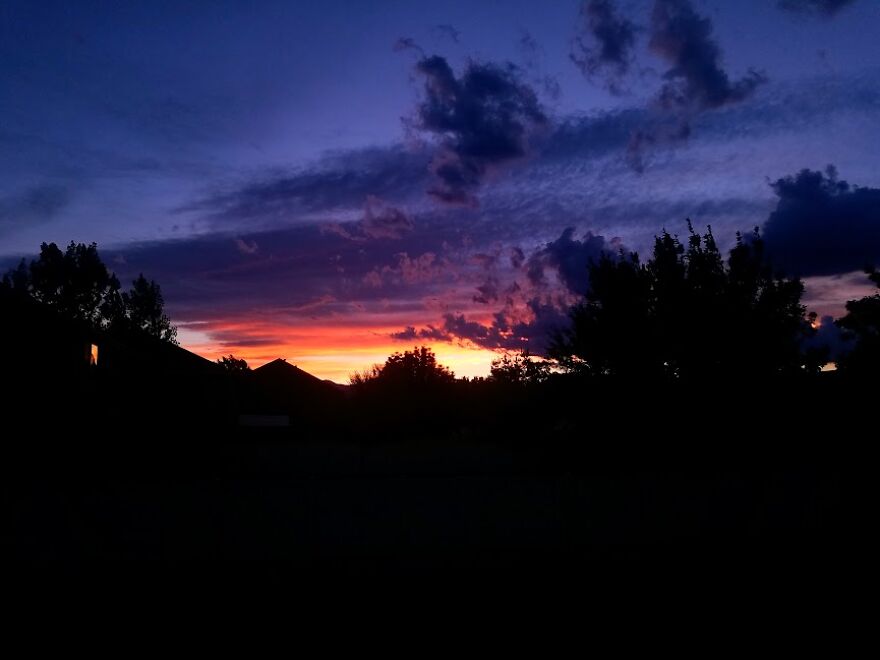 I Captured The Winter Sunrises On My Phone (10 Pics)