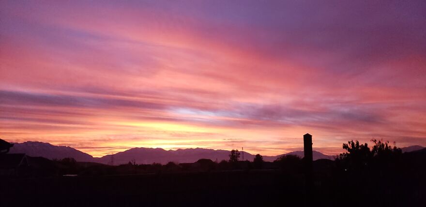 I Captured The Winter Sunrises On My Phone (10 Pics)