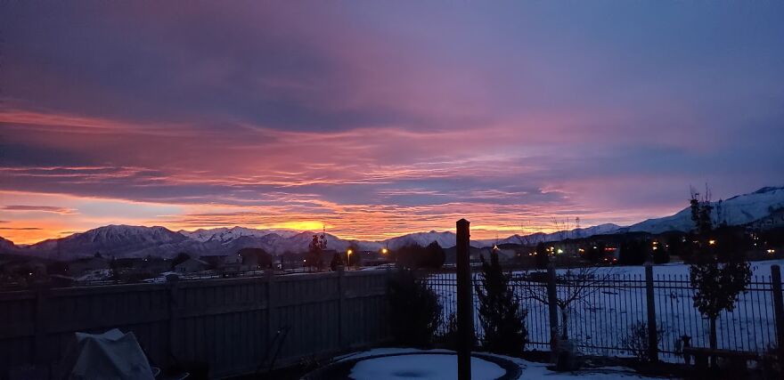 I Captured The Winter Sunrises On My Phone (10 Pics)