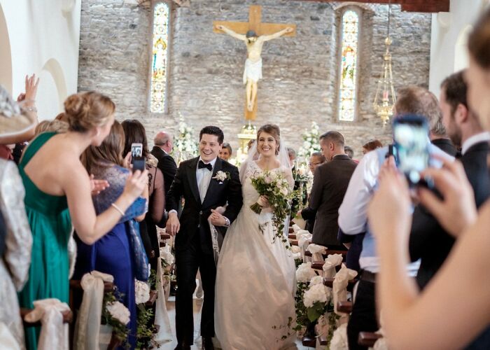 ‘Not A Wedding Photographer’ Captures The Chaos Of People’s Special Day (93 New Pics)