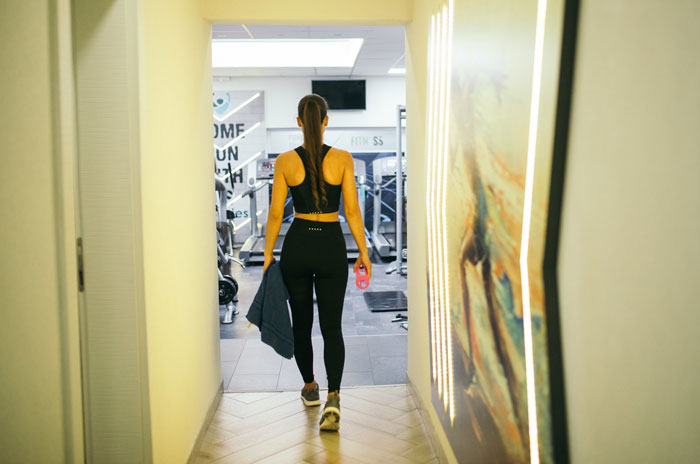 Girlfriend Asks To Have Her Boyfriend’s Seat On The Bus, He Refuses And Doesn’t Think Her Being In Heels Matters Girlfriend Asks To Have Her Boyfriend’s Seat On The Bus, He Refuses And Doesn’t Think Her Being In Heels Matters