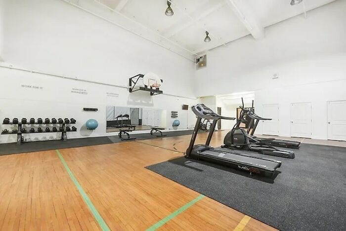 It Took 3 Years To Turn An Abandoned 1929 School Building Into This 31-Apartment Residential House It Took 3 Years To Turn An Abandoned 1929 School Building Into This 31-Apartment Residential House