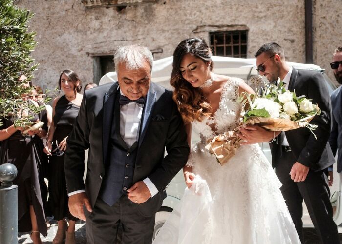‘Not A Wedding Photographer’ Captures The Chaos Of People’s Special Day (93 New Pics)