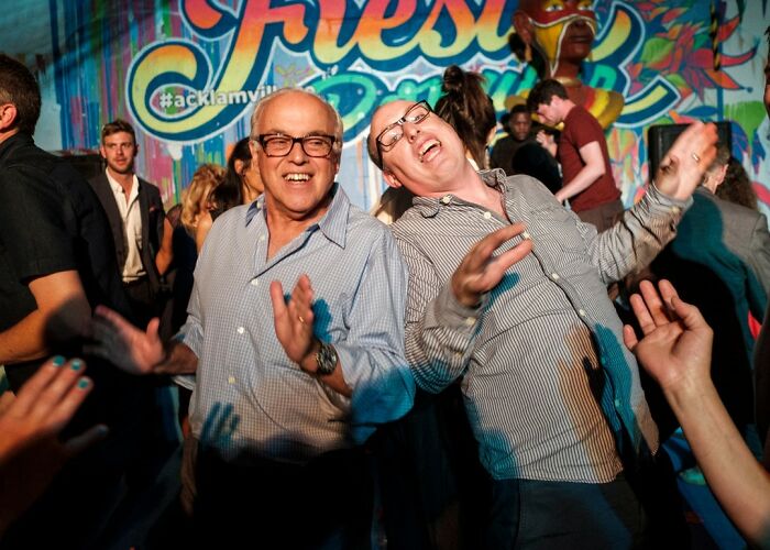 ‘Not A Wedding Photographer’ Captures The Chaos Of People’s Special Day (93 New Pics)