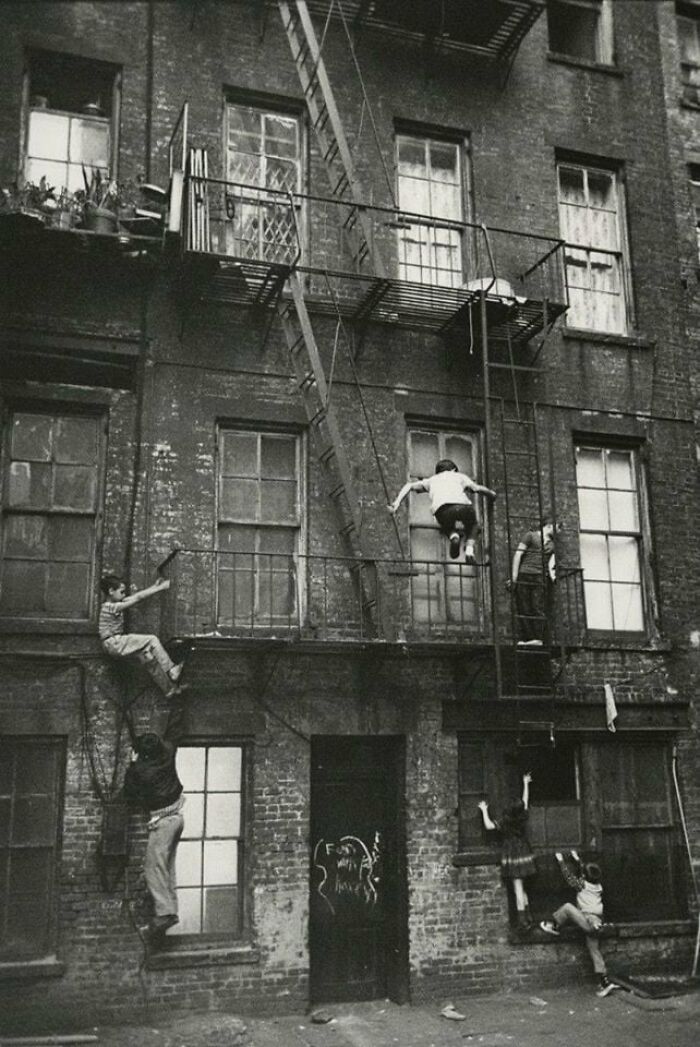Kids Playing Lower East Side, NYC 1963. Photo By William Carter