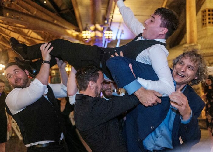 ‘Not A Wedding Photographer’ Captures The Chaos Of People’s Special Day (93 New Pics)